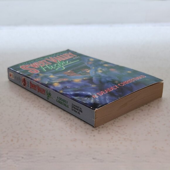Sweet Valley High #111- A Deadly Christmas - Picture 3 of 5